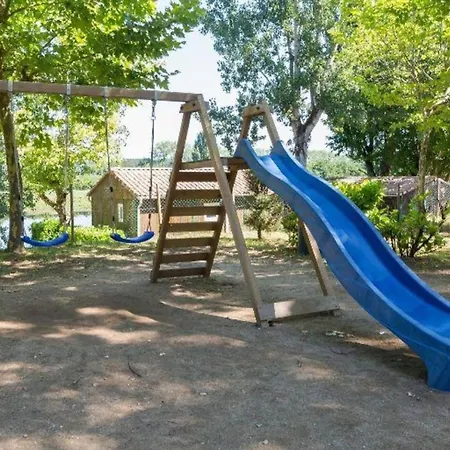 Cosy 6 Pers Avec Terrasse Et Salon De Jardin - Api-1-52-633 Campsite *