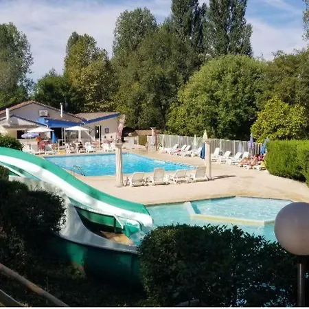 Cosy 6 Pers Avec Terrasse Et Salon De Jardin - Api-1-52-633 Campsite *